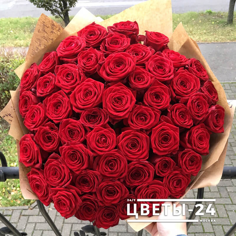 Купить букет 51 роза в москве недорого корзины купить для цветов